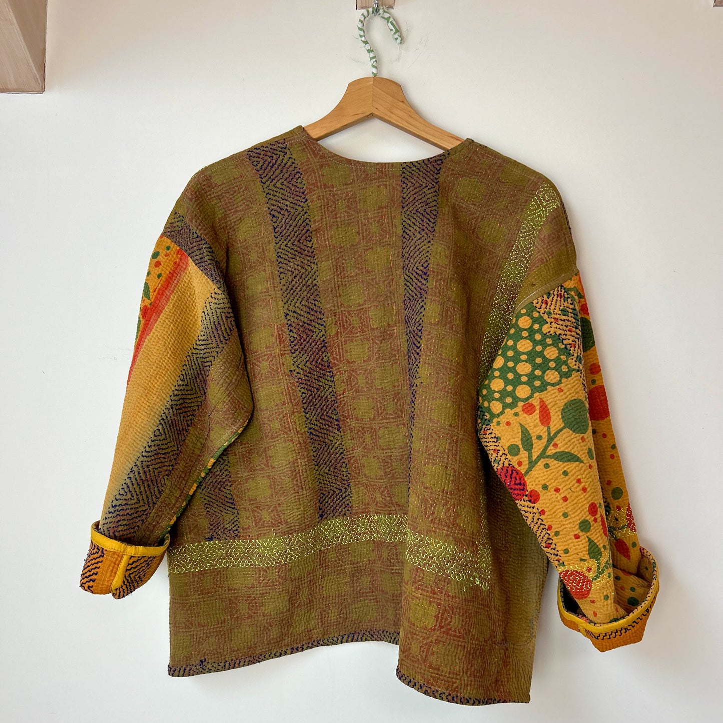 Vintage-kantha-jacket-handmade-unique-35-reverse