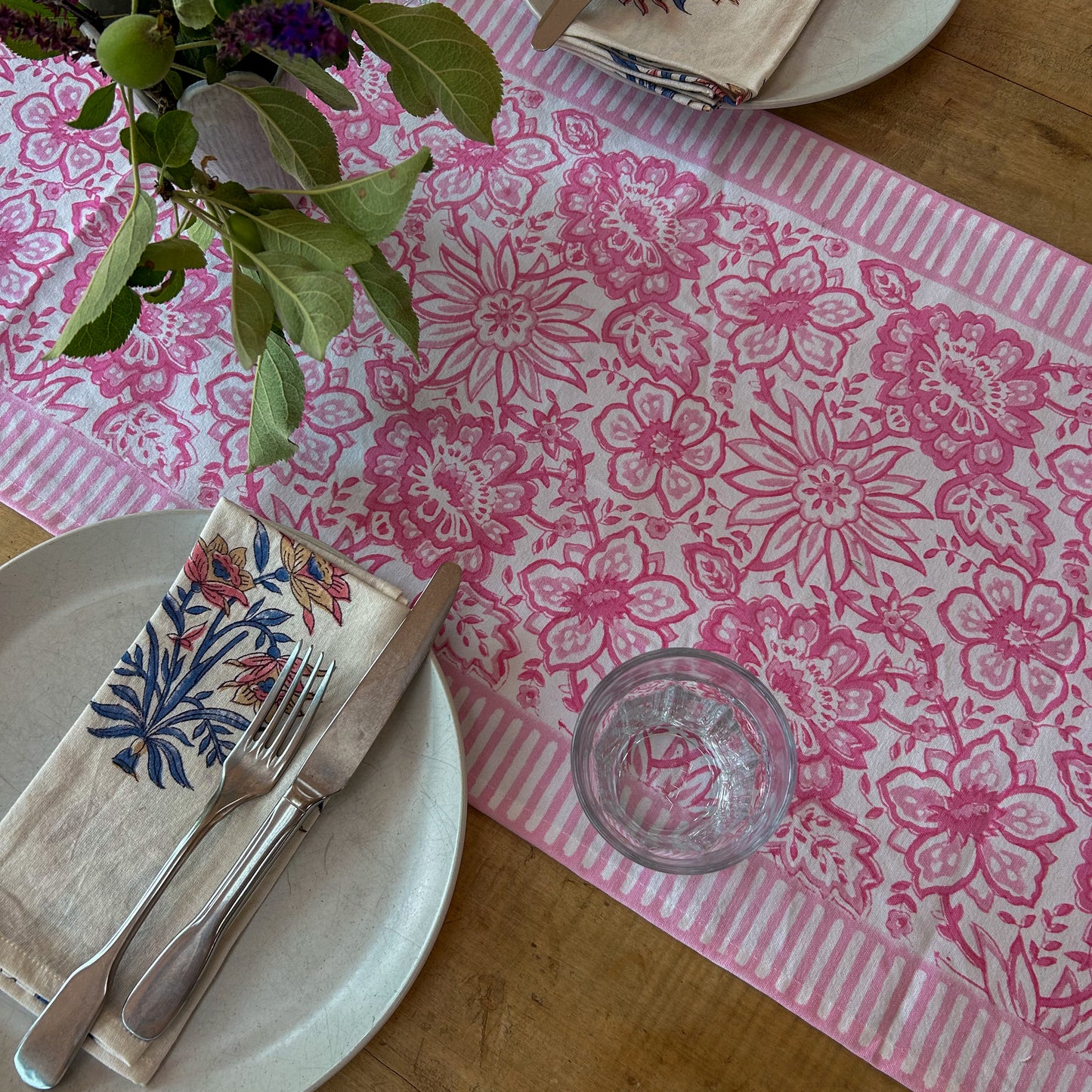 table-runner-pink-floral-block-printed-pretty-tablescape