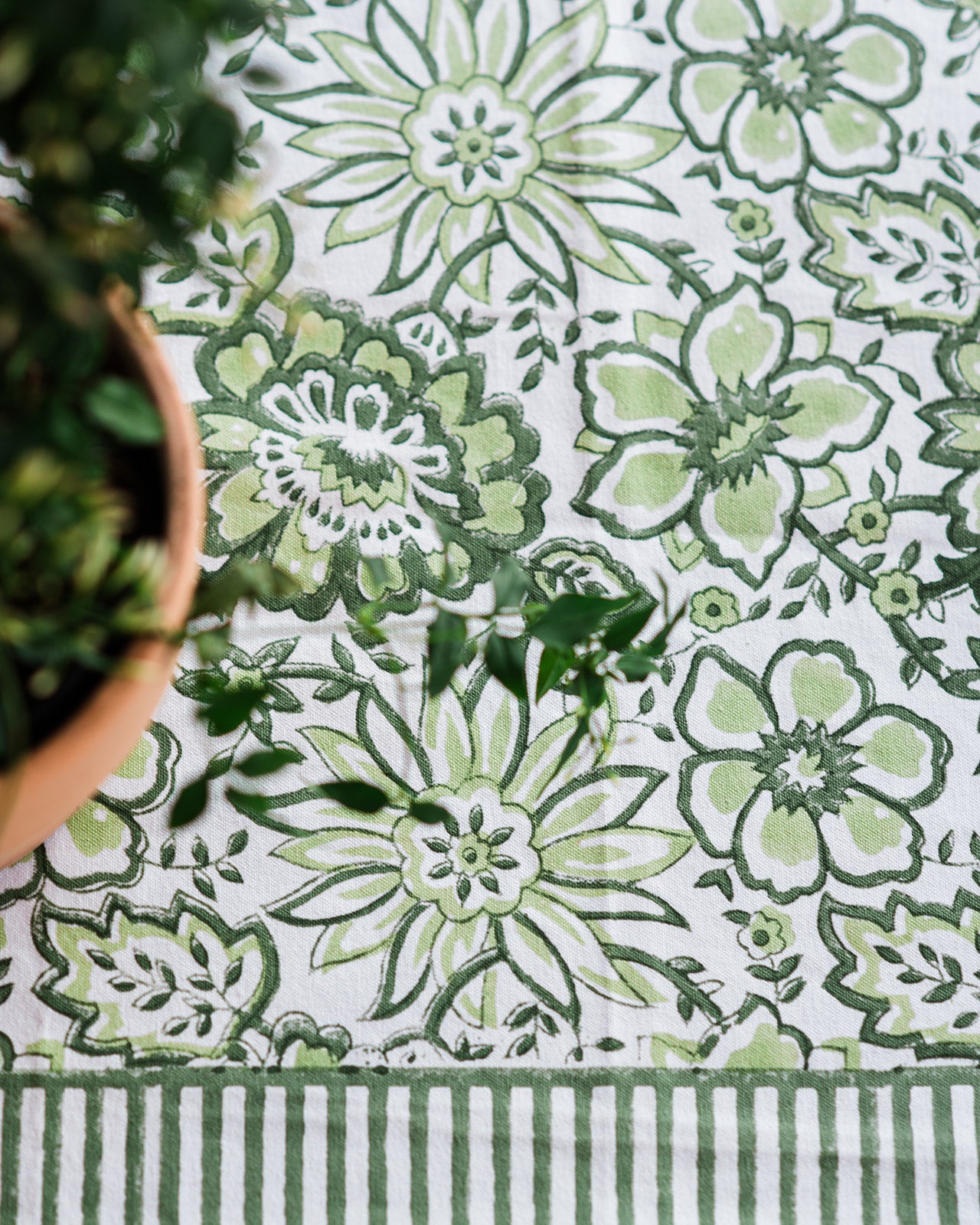 constance-and-denny-meadow-table-runners-detail