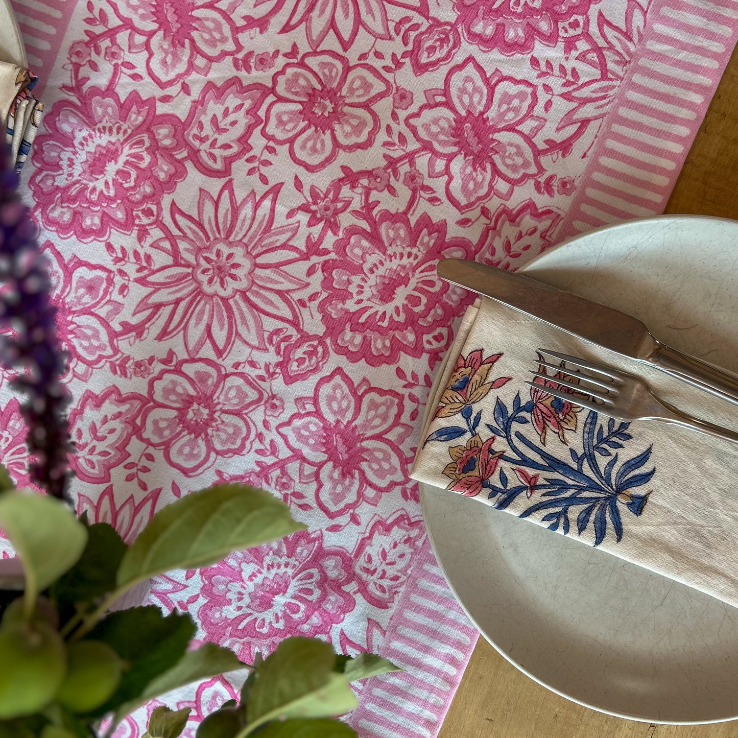 table-runner-pink-floral-block-printed-pretty-tablescape-floral