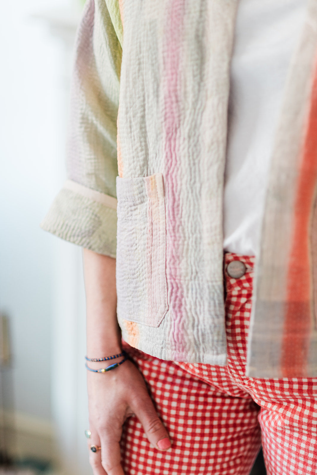 kantha-vintage-jacket-13-handmade-clothing-constance-and-denny-cotton-women-pink-white-shortjacket-2