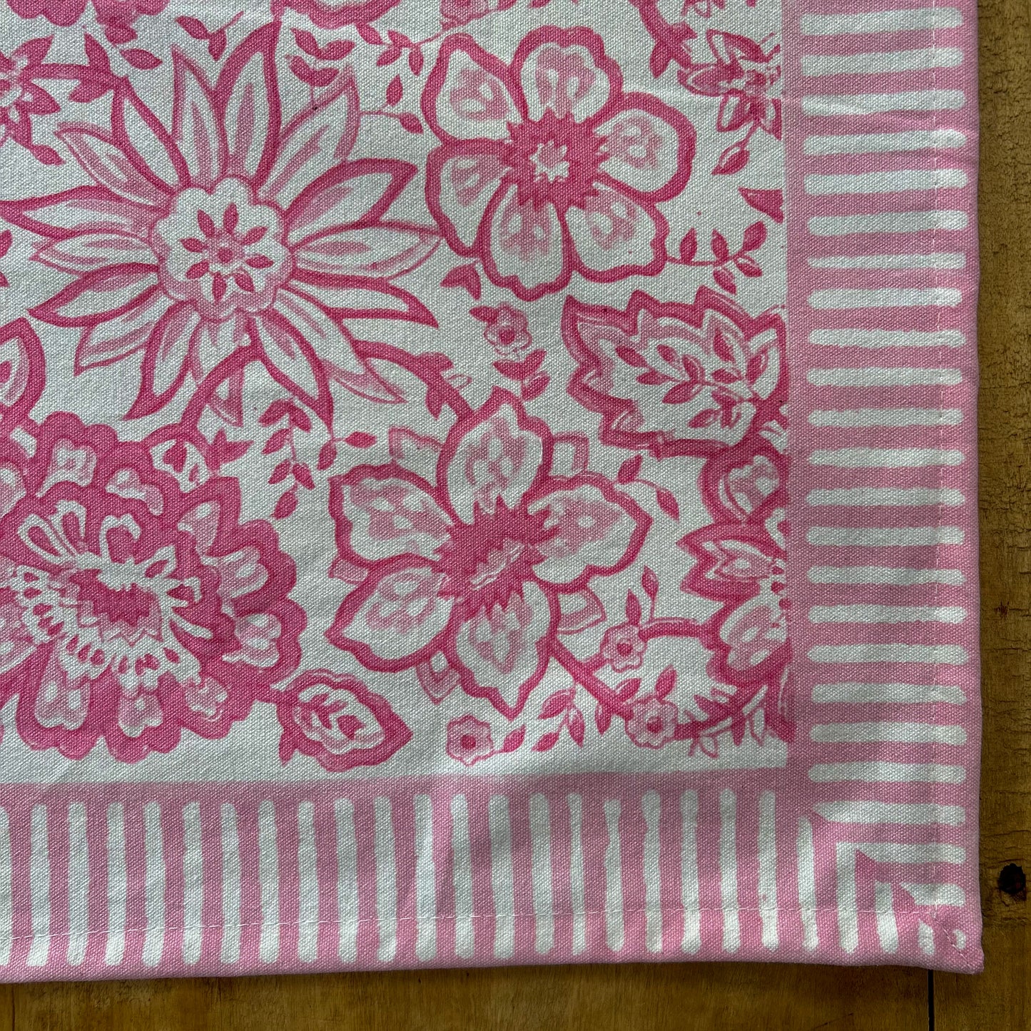 constance-and-denny-soft-pink table-runner-meadow-central-corner-detail