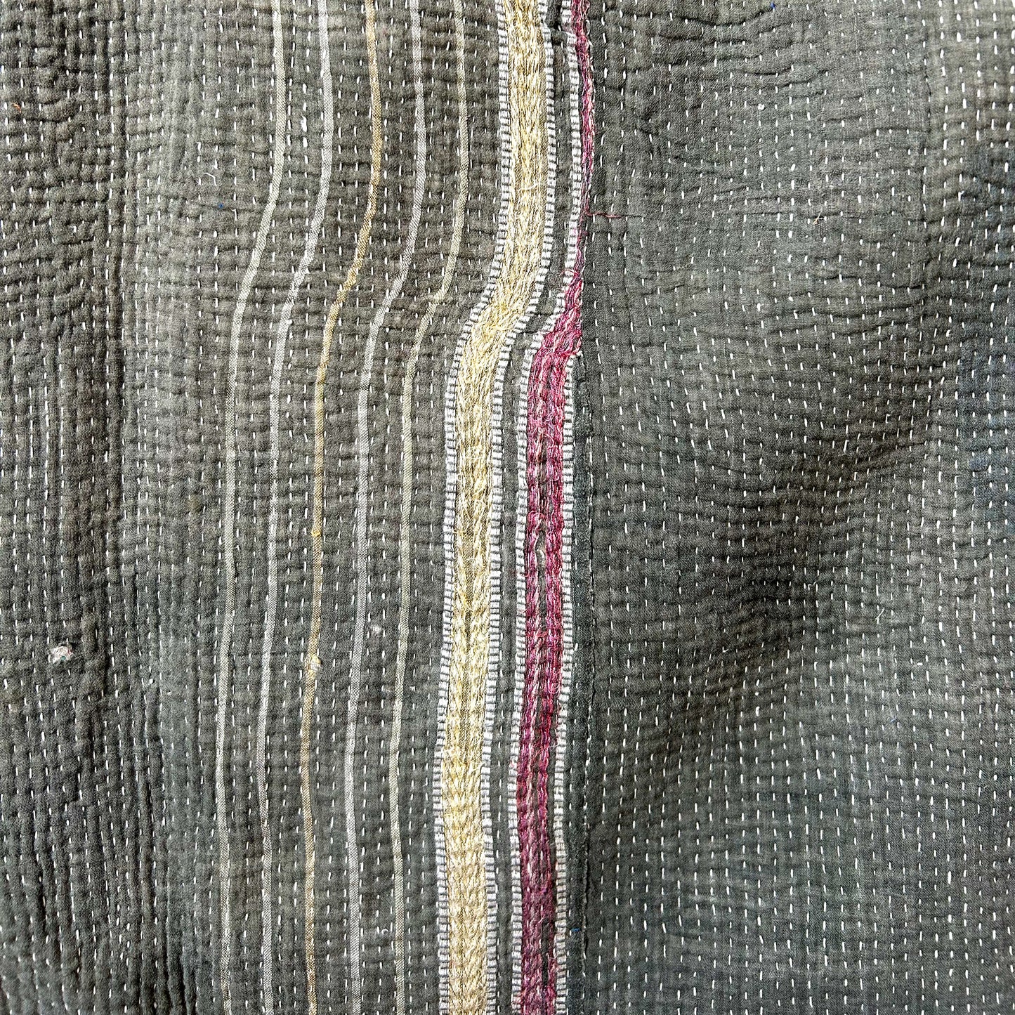 vintage-kantha-detail-grey-throw-blanket