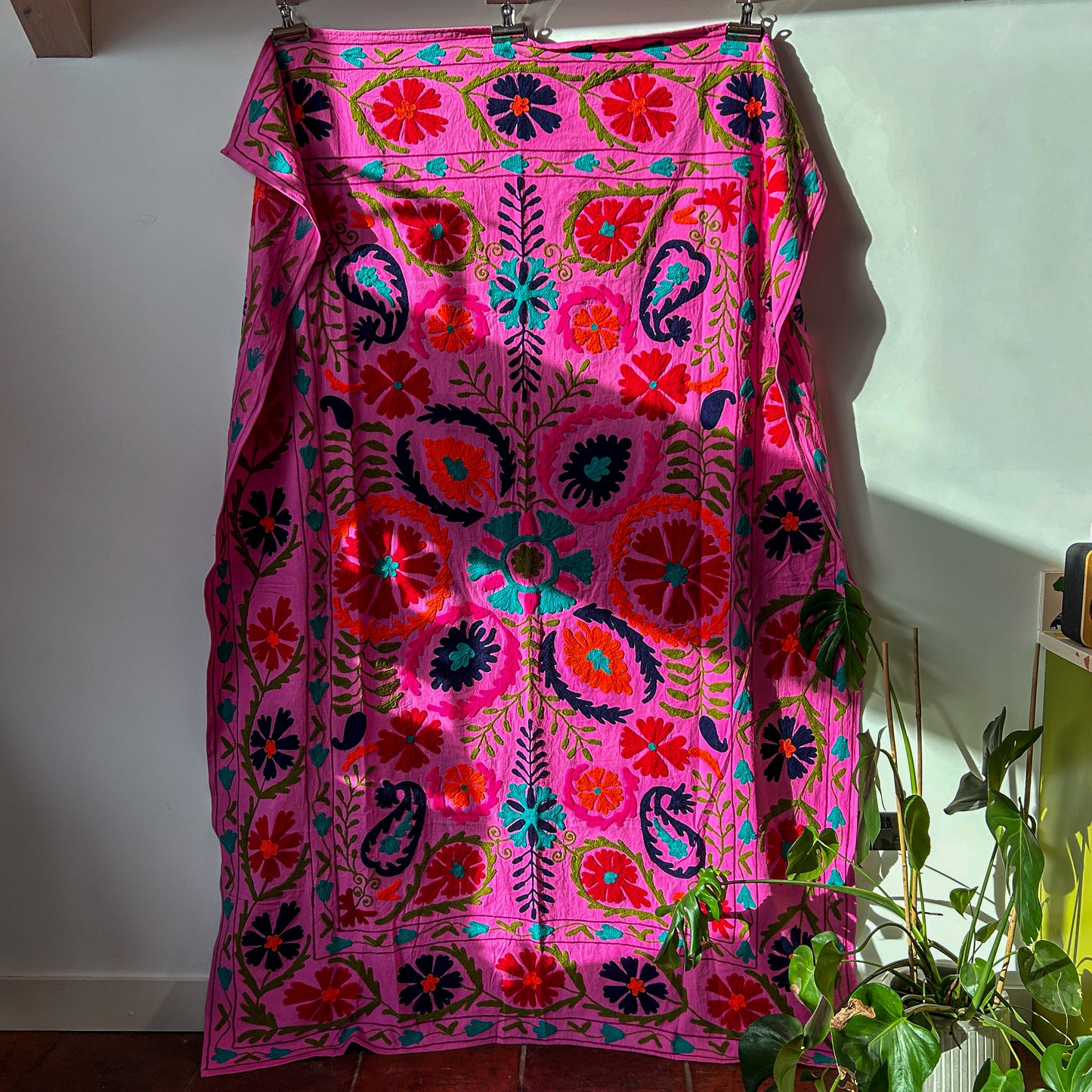suzani-stitched-wall-hanging-bedspread-traditional-colours-pink-detail-pattern