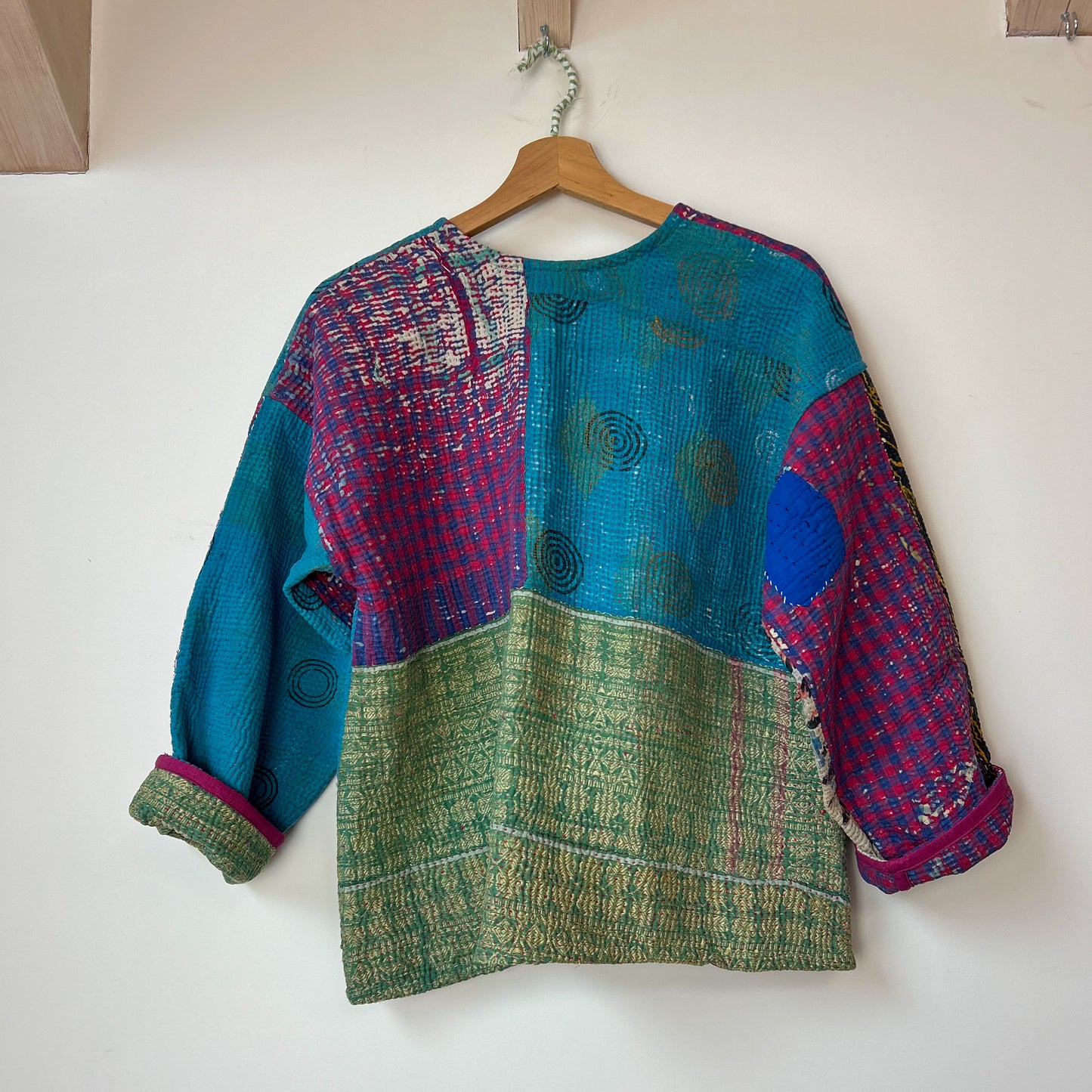 kantha-kacket-handmade-vintage-modern-colourful-blue-violet-33-reverse