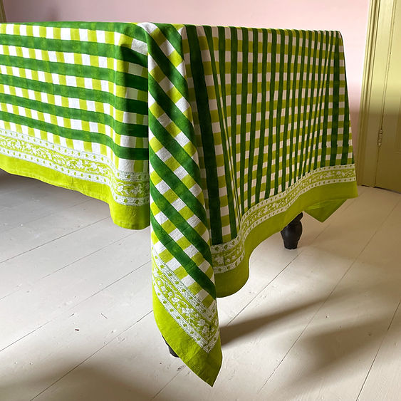 CHECK MATE LEAF hand block printed tablecloth-corner 