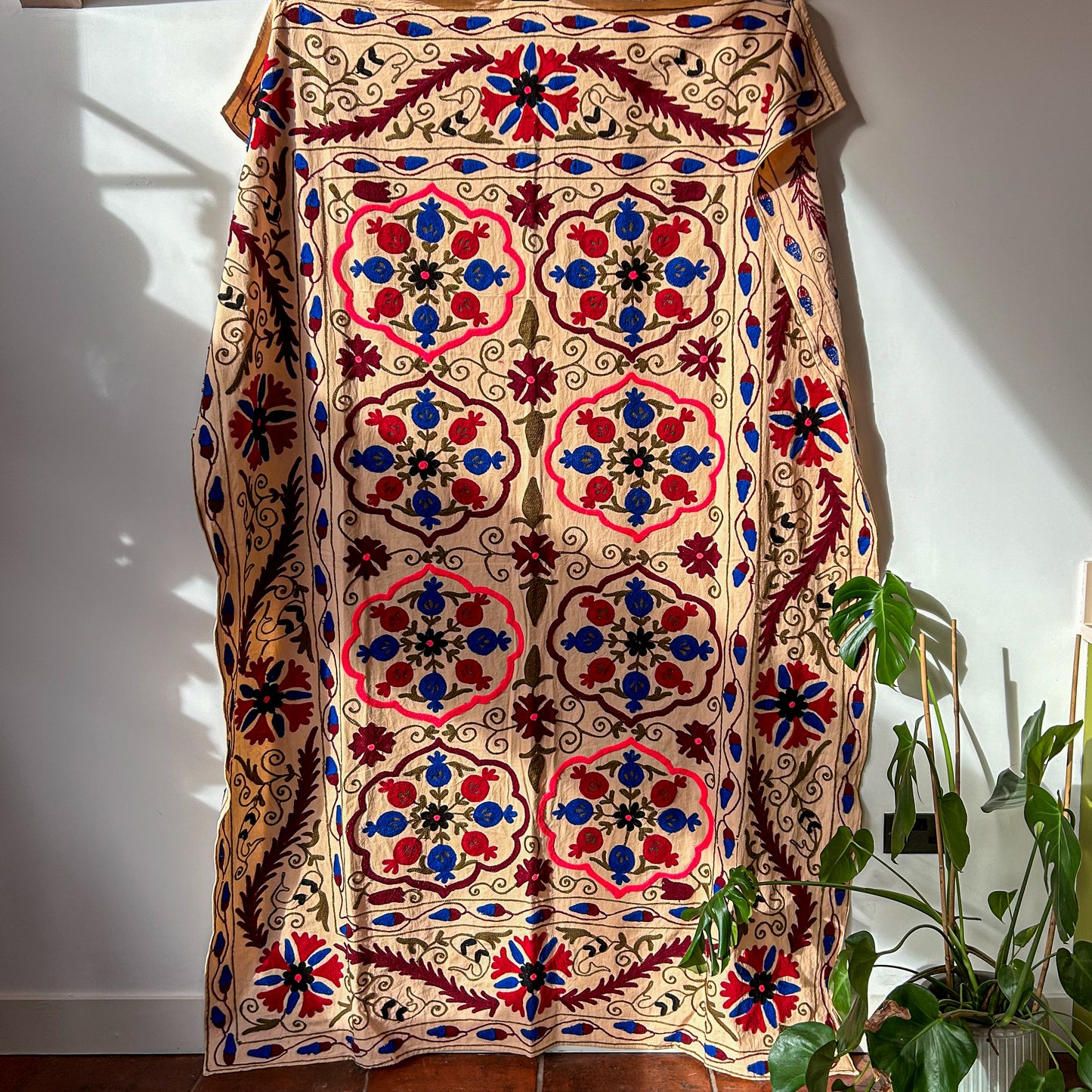 SOFT PEACH MULTI COLOURED wool Suzani