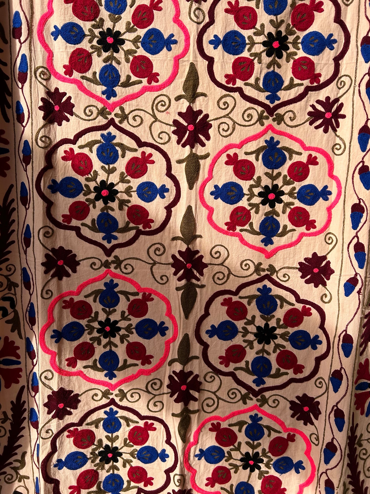 SOFT PEACH MULTI COLOURED wool Suzani