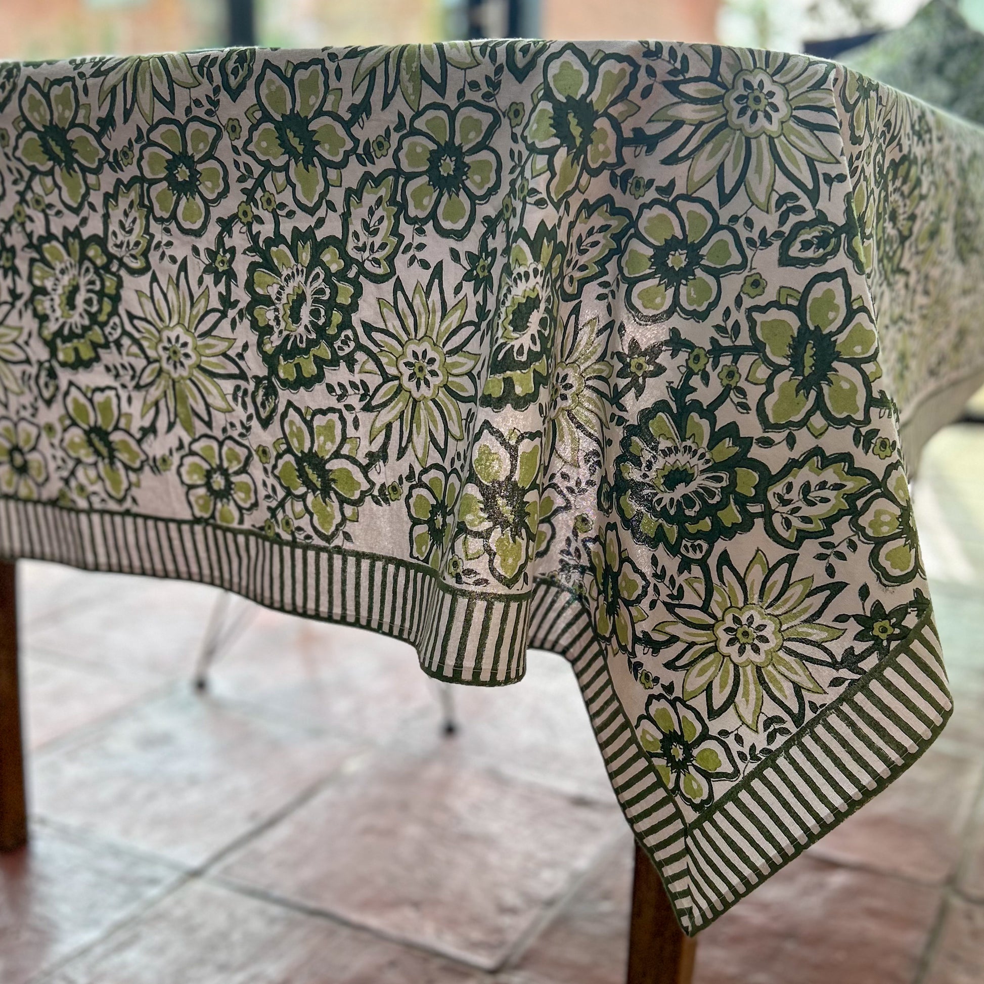 meadow-tablecloth-green-block-printed-fresh-8-seat-table-detail