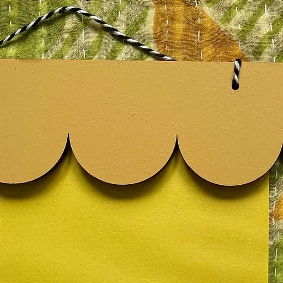 INDIA YELLOW scalloped magnetic picture hanger