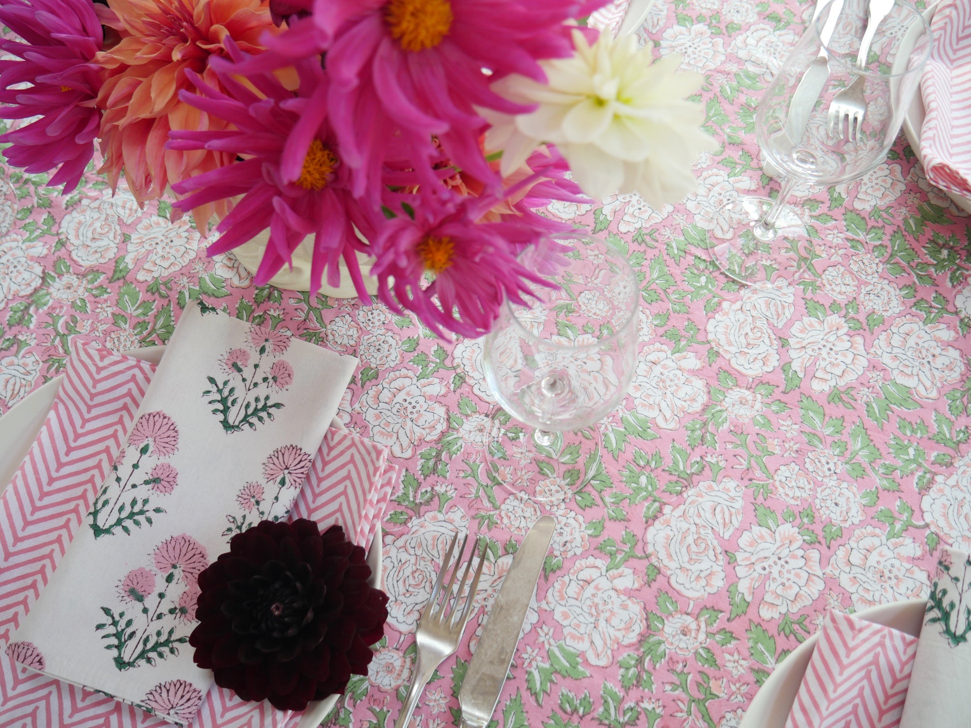 Block Printed tablecloth In Bloom
Floral Tablecloth
Pink Floral
Tablescape