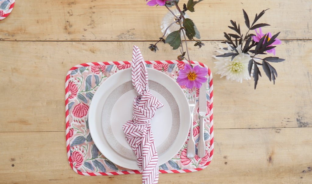 RED FLORAL set of 6 quilted placemats