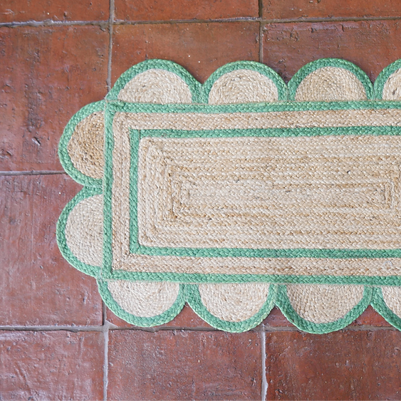 SPRING GREEN scalloped jute floor mat