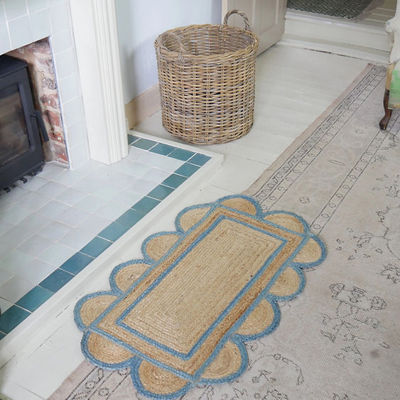 TEAL scalloped jute floor mat