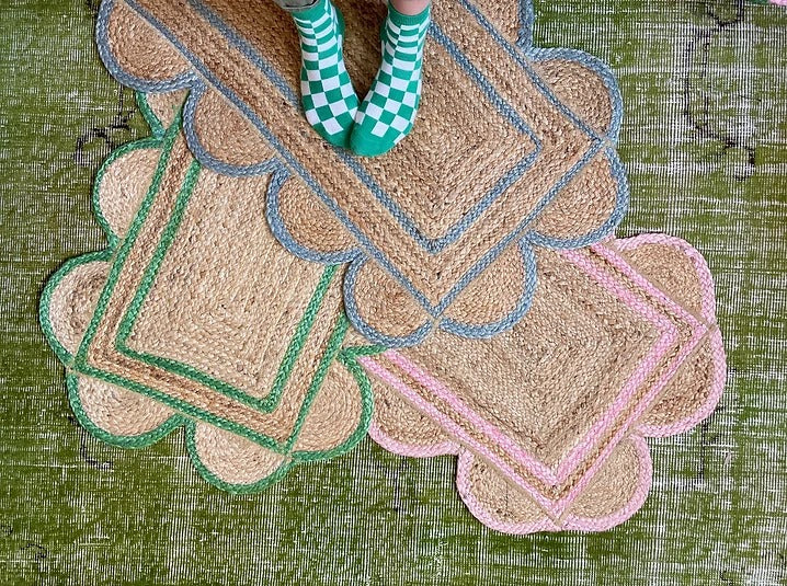 TEAL scalloped jute floor mat