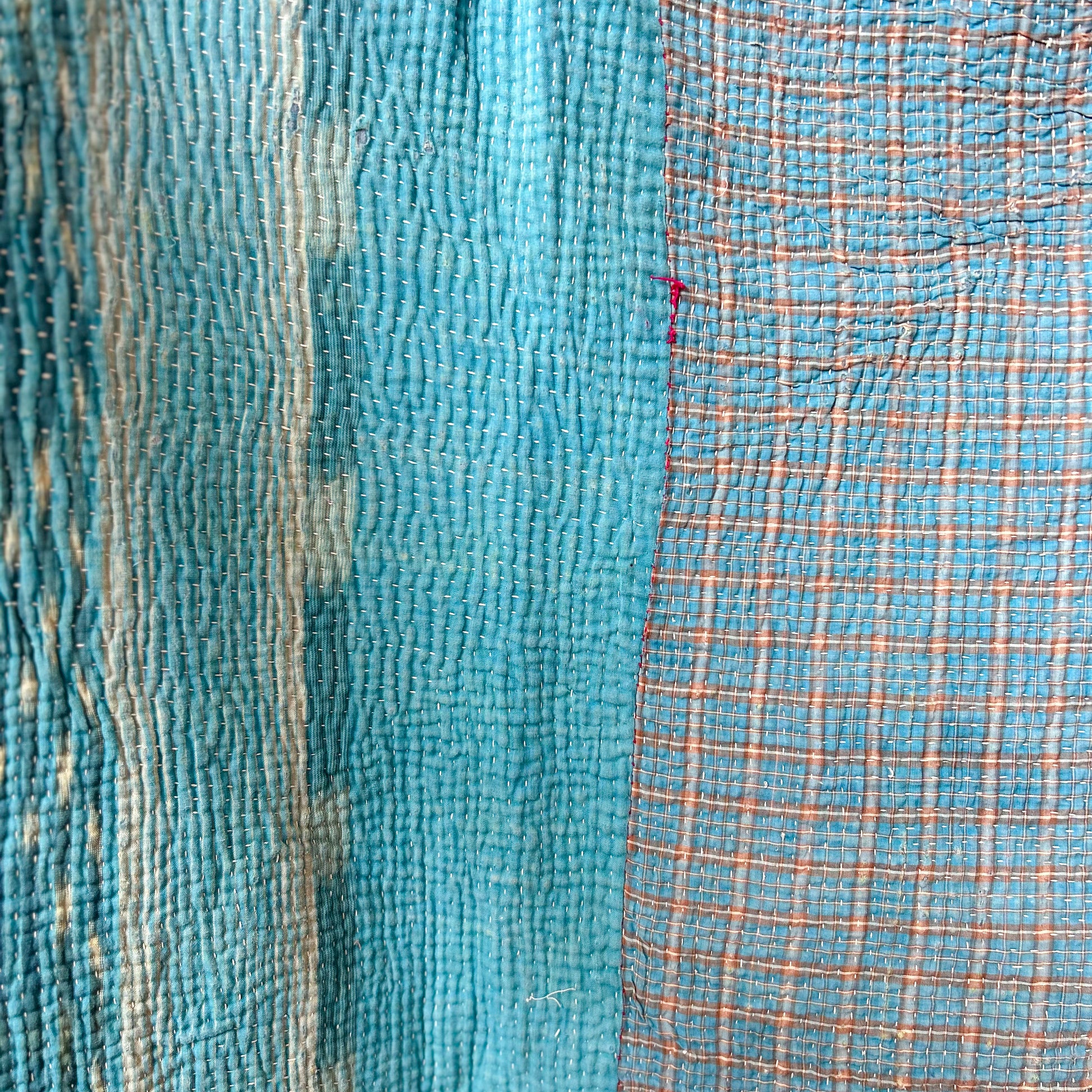 Vintage-kantha-2023-B-blanket-throw-blanket-detail