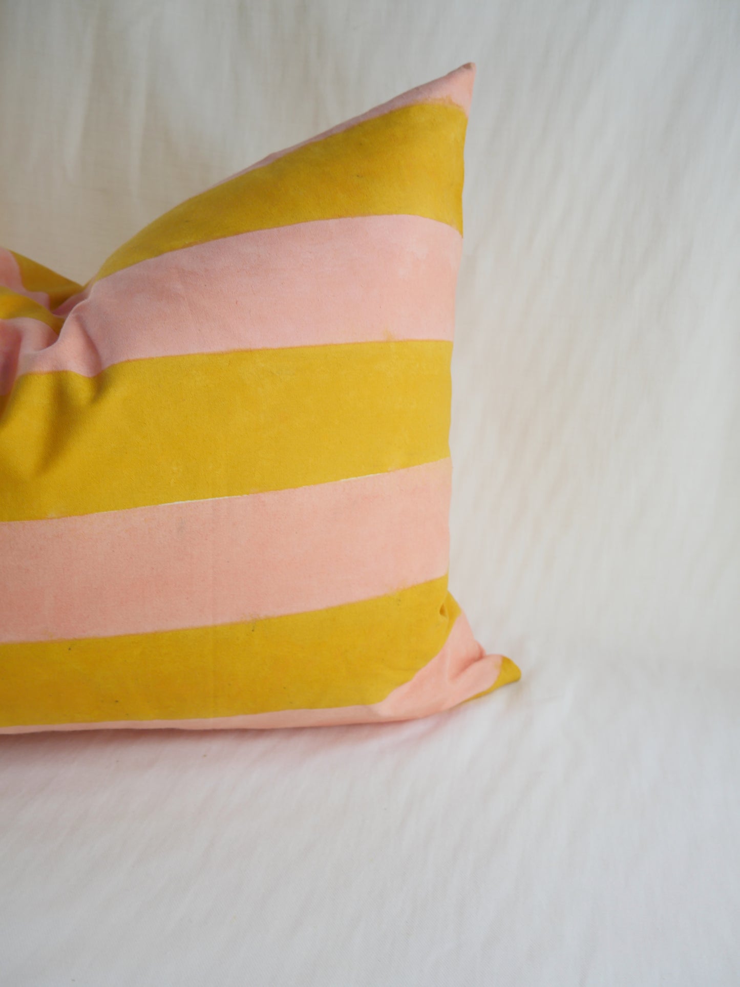 WIDE STRIPE CUSHION BLOCK PRINTED 