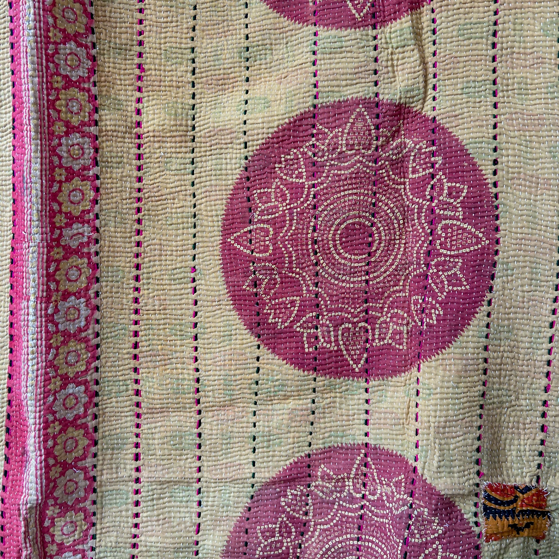 vintage-kantha-blanket-throw-textiles-1080-pink-apricot-detail