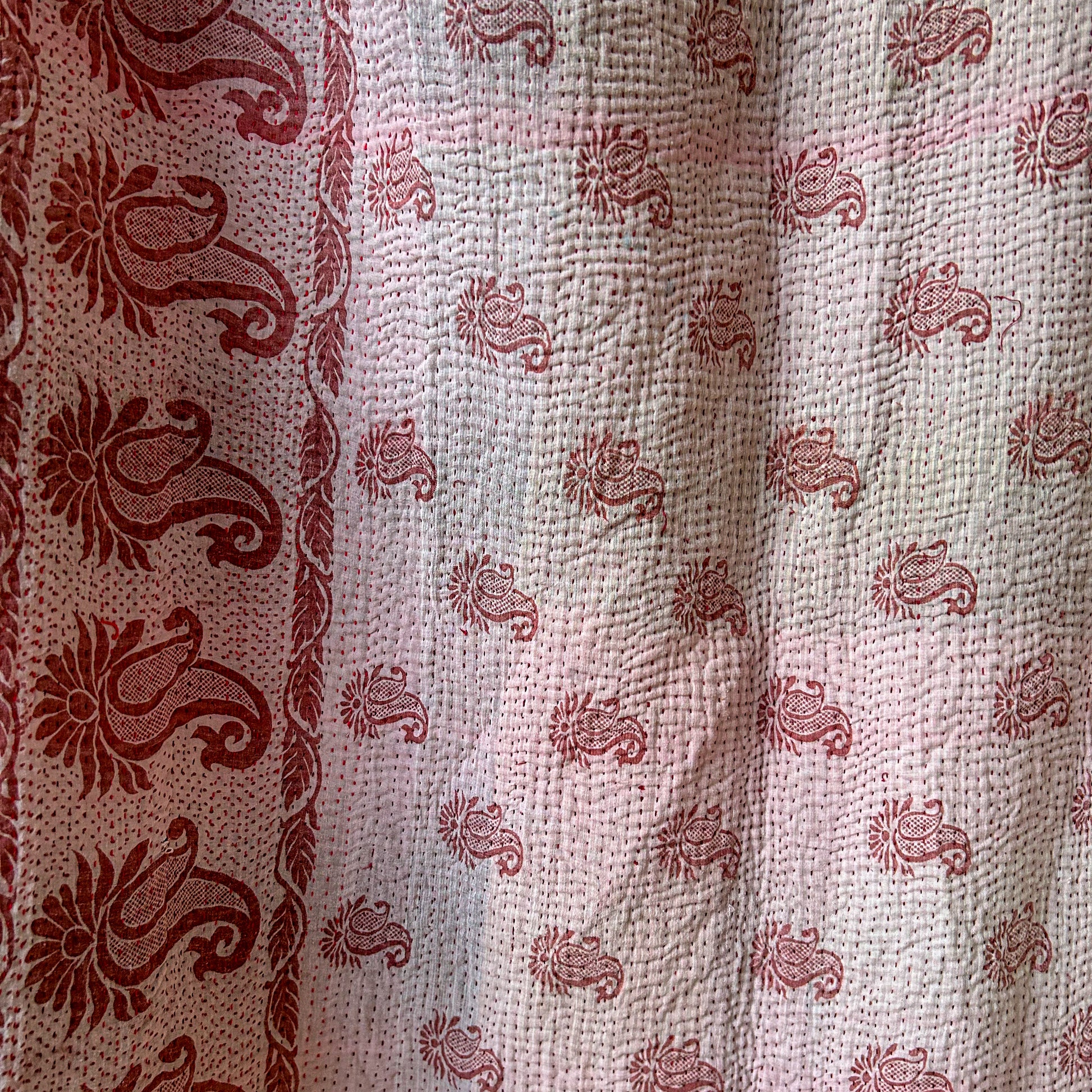 vintage-kantha-textiles-blanket-throw-wallhanging-pink-detail