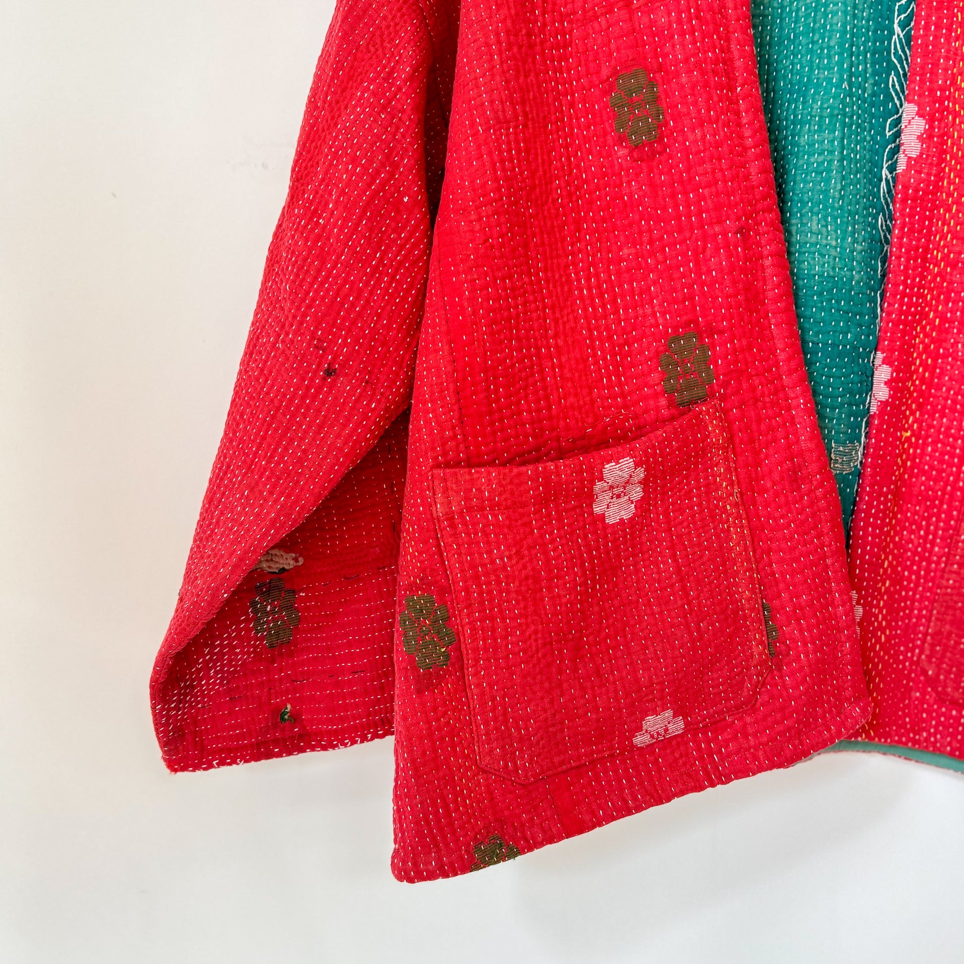 kantha-vintage-jacket-16-handmade-clothing-constance-and-denny-cotton-women-multi-coloured-shortjacket-detail