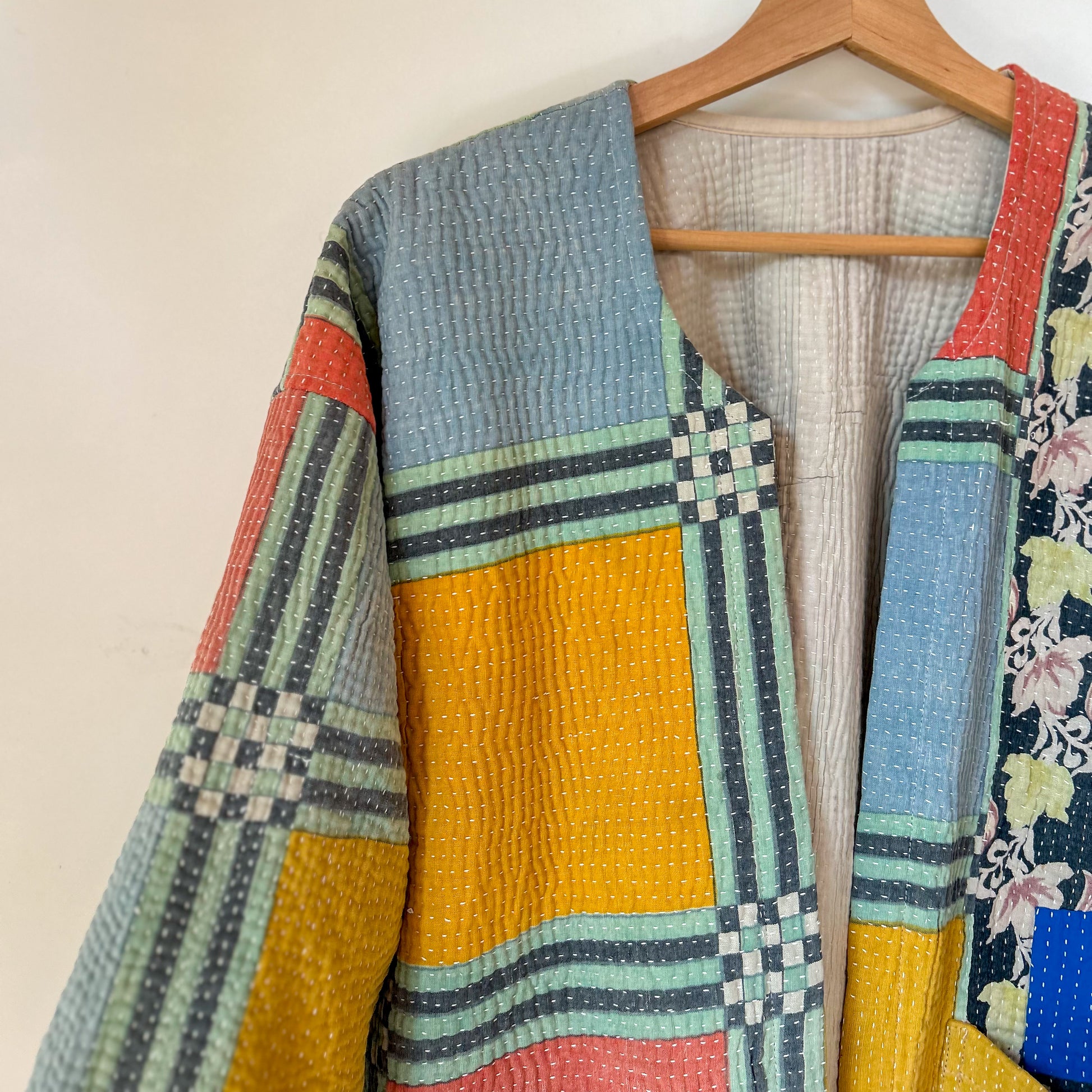 kantha-vintage-jacket-16-handmade-clothing-constance-and-denny-cotton-women-multi-coloured-shortjacket-collar-detail-modern