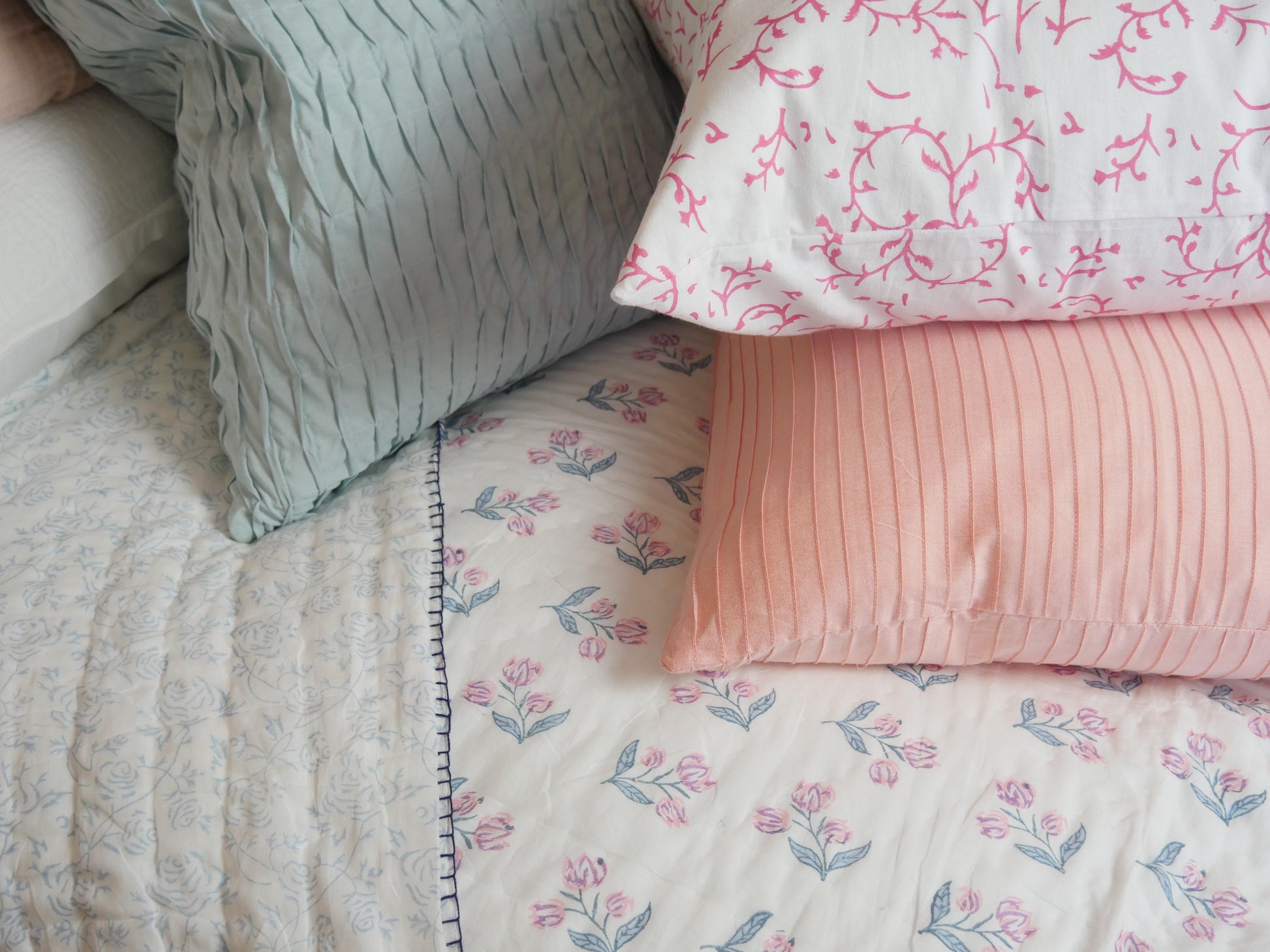 constance-and-denny-pleated-dusty-pink -cushion-50x50-pretty-detail