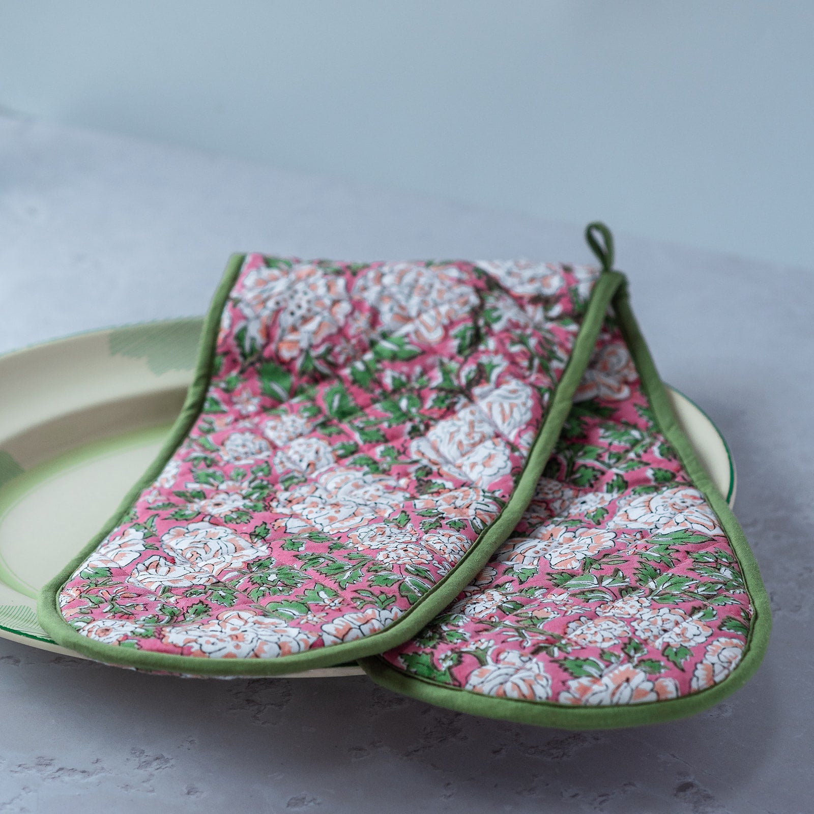 constance-and-denny-oven-gloves-in-bloom-pink-block-printed