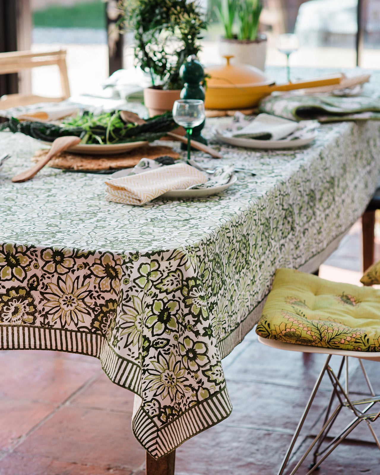 meadow-tablecloth-green-block-printed-fresh-8-seat-table-kantha-seat-pad