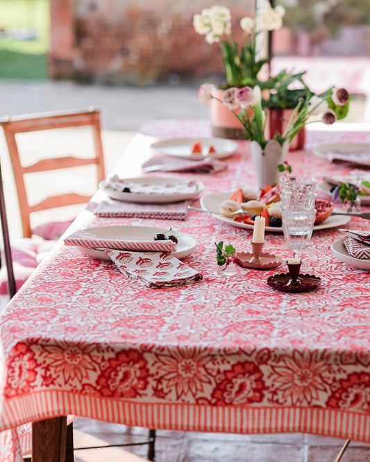 constance-and-denny-coral-meadow-tablescape-tablecloth-dressed-table