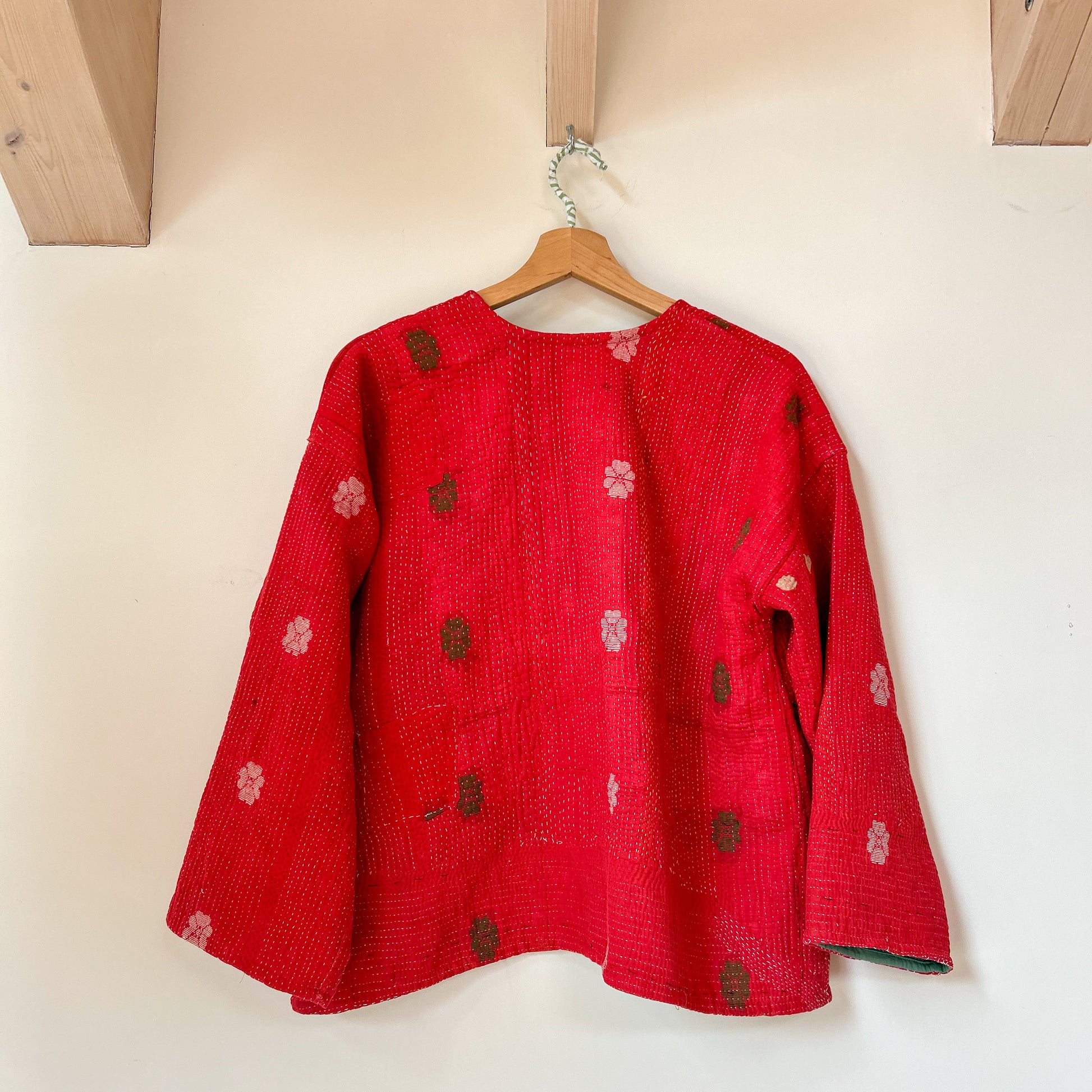 kantha-vintage-jacket-16-handmade-clothing-constance-and-denny-cotton-women-multi-coloured-shortjacket-reverse