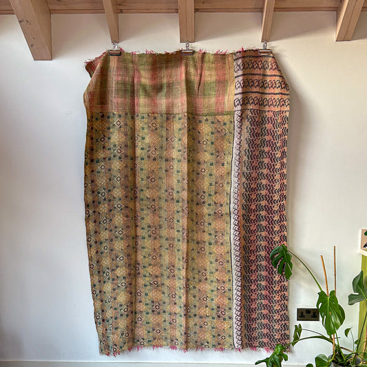 vintage-kantha-textiles-blanket-throw-wallhanging-rug-textural-pattern