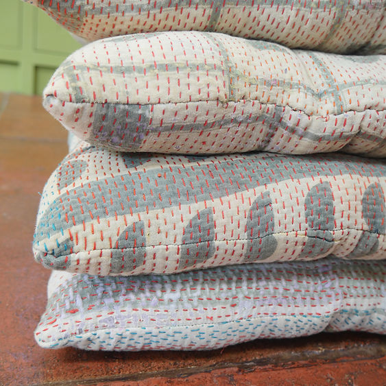 constance-and-denny-vintage-kantha-seat-pads-abstrast-grey-and-natural-set-of-4-detail