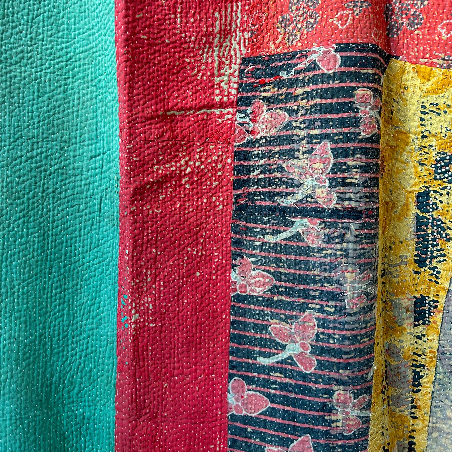 vintage-kantha-throw-blanket-comfort-wall-hanging-detail