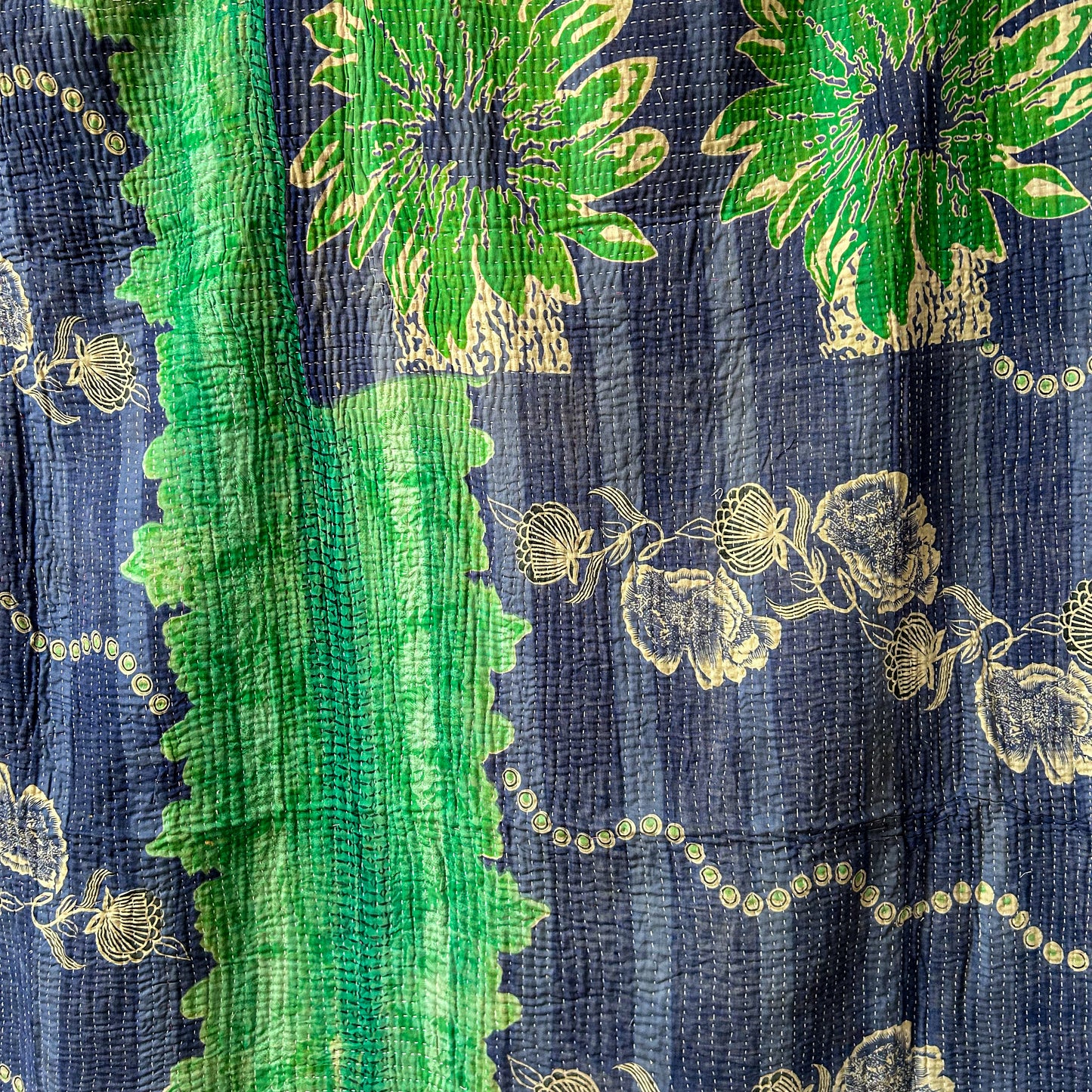vintage-kantha-floral-green-blue-detail