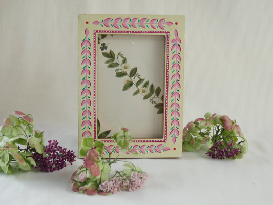 flower garland hand painted frame 